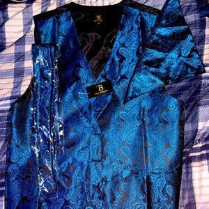 Men’s dress vest.